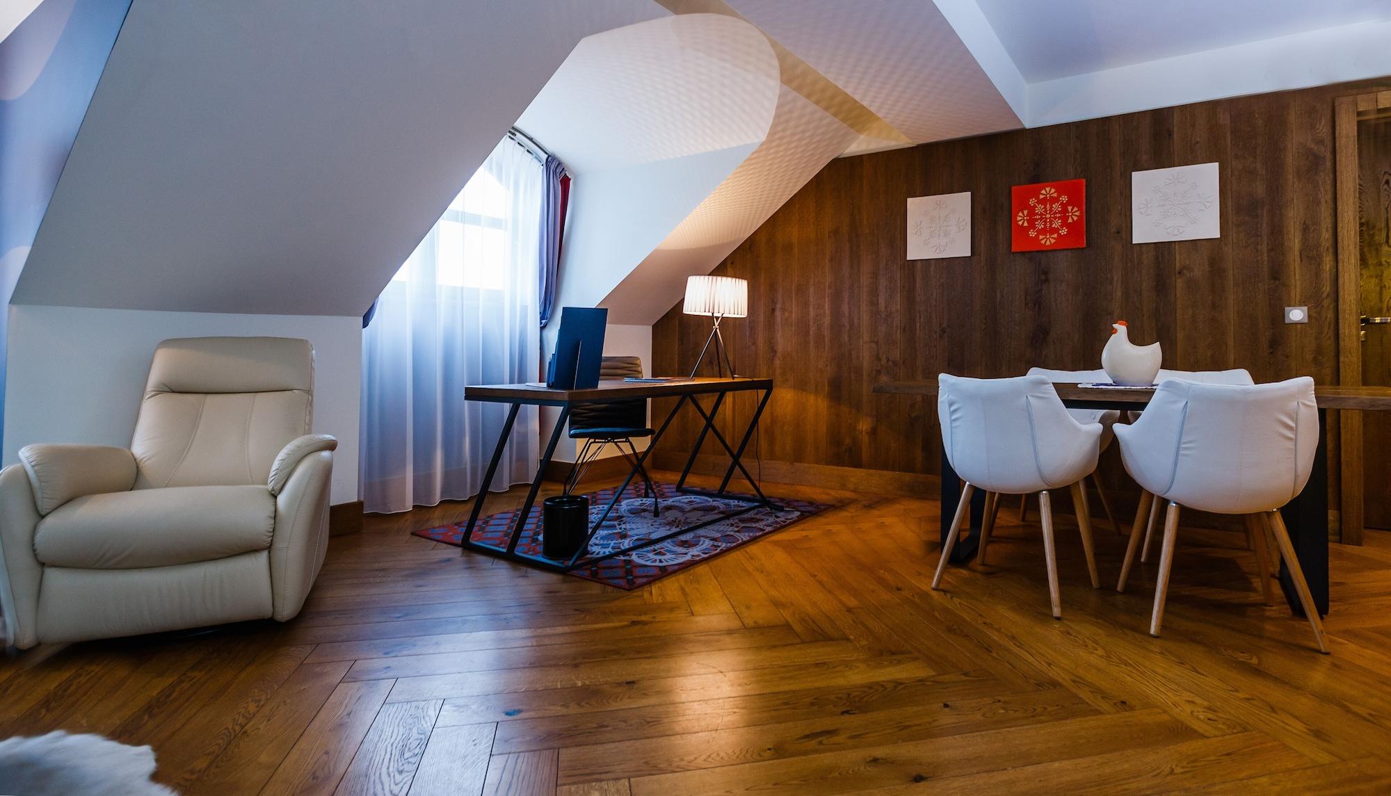 브리스톨 트래디션 앤 럭셔리 호텔 제수프 외부 사진 Interior of a typical apartment