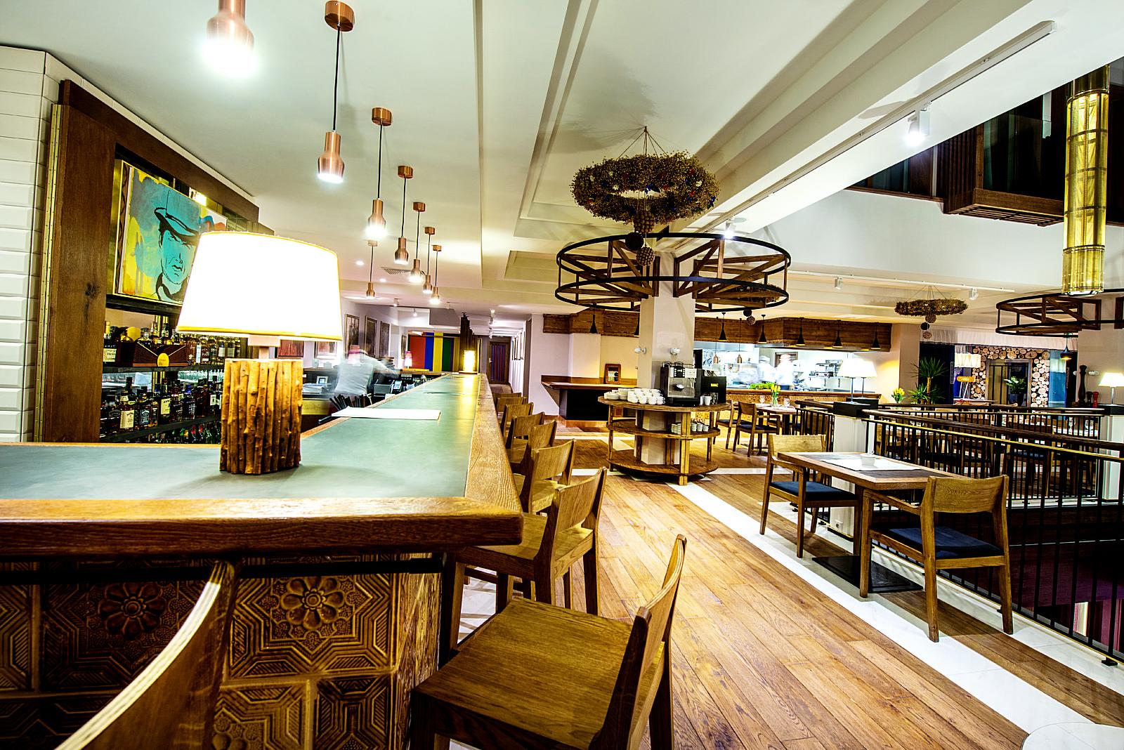 브리스톨 트래디션 앤 럭셔리 호텔 제수프 외부 사진 The interior of the restaurant