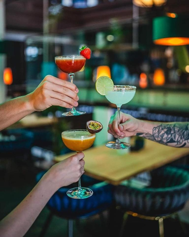 브리스톨 트래디션 앤 럭셔리 호텔 제수프 외부 사진 Cocktails