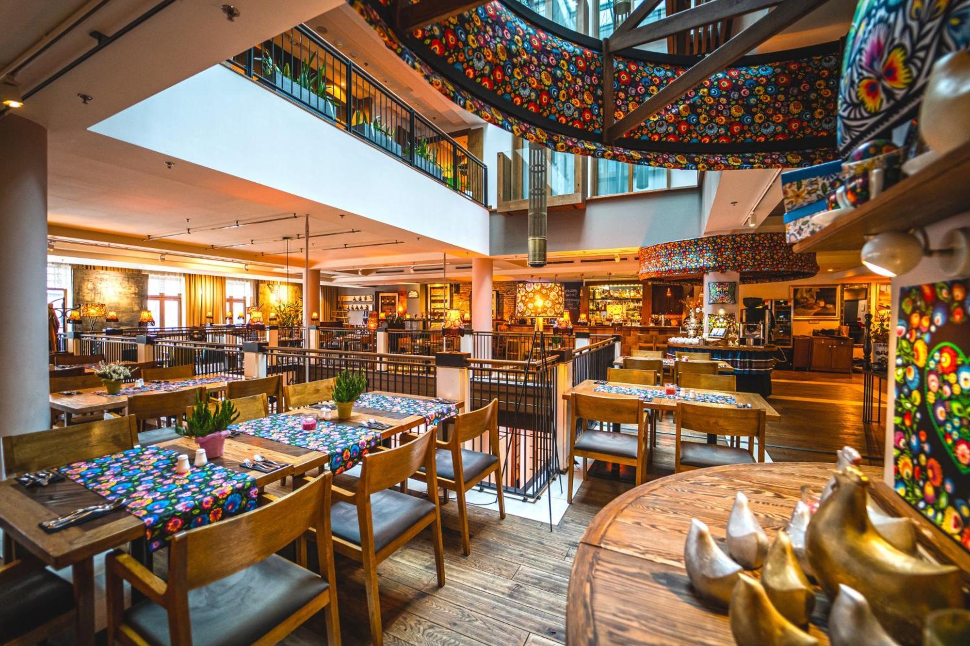 브리스톨 트래디션 앤 럭셔리 호텔 제수프 외부 사진 The restaurant