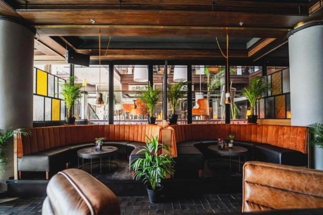 브리스톨 트래디션 앤 럭셔리 호텔 제수프 외부 사진 Interior of the restaurant